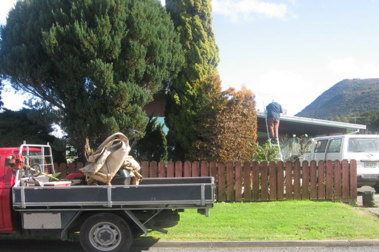 Photo of property in 17 Clark Street, Hikurangi, 0114