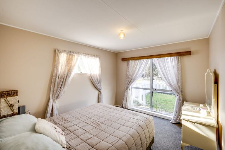 Photo of property in 6 Burton Crescent, Flaxmere, Hastings, 4120