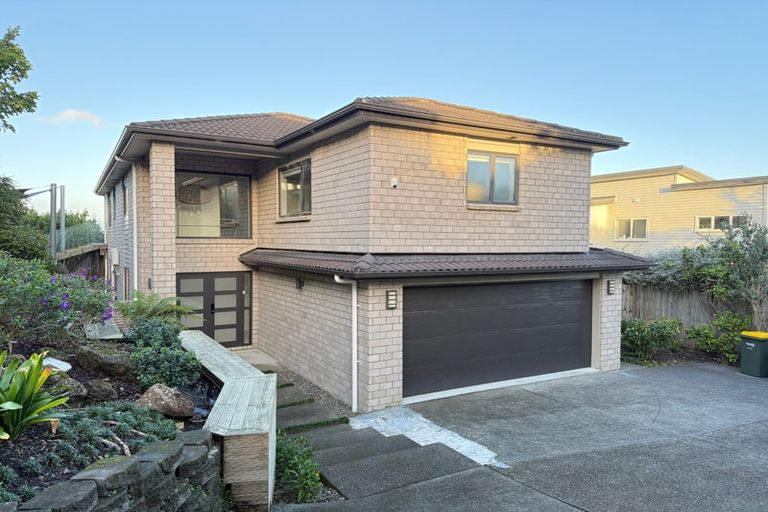 Photo of property in 137 Luckens Road, West Harbour, Auckland, 0618