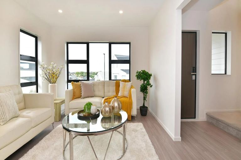 Photo of property in 46 Resolution Drive, Gulf Harbour, Whangaparaoa, 0930