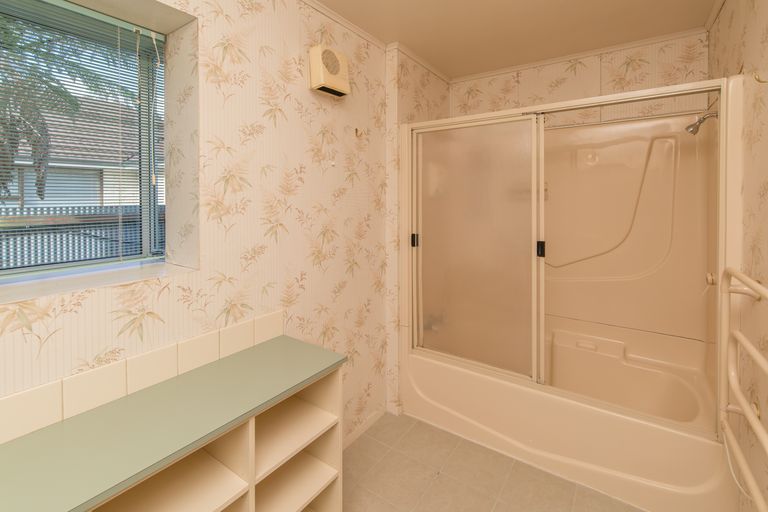 Photo of property in 24 Woodend Road, Woodend, 7610