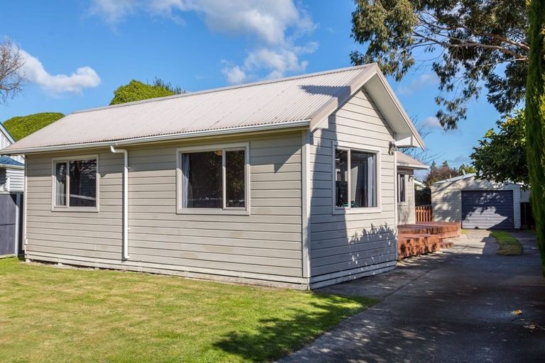 Photo of property in 16 Hardie Grove, Featherston, 5710