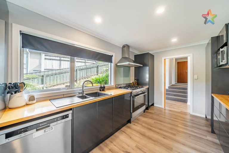 Photo of property in 12 Waipuna Grove, Stokes Valley, Lower Hutt, 5019