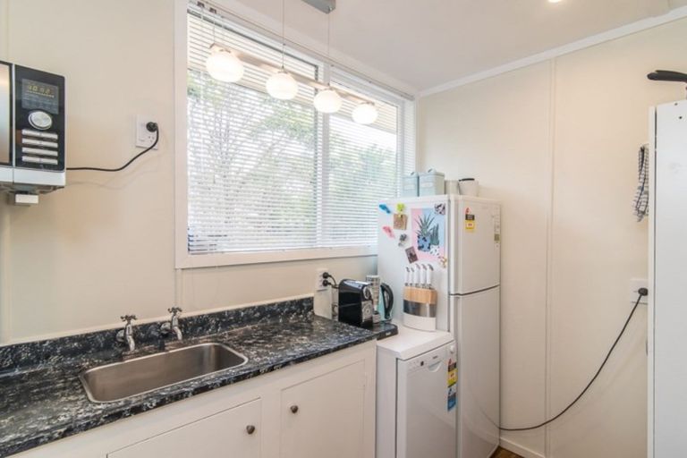 Photo of property in 5 Aorangi Road, Paraparaumu, 5032