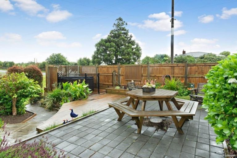 Photo of property in 16 Pacific Street, Waiuku, 2123