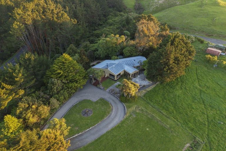 Photo of property in 696 Pahiatua Aokautere Road, Aokautere, Palmerston North, 4471
