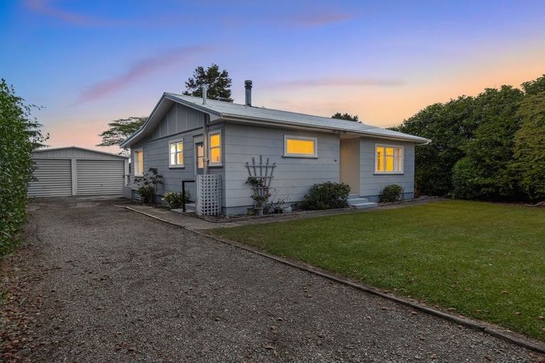 Photo of property in 69 Bartholomew Road, Levin, 5510
