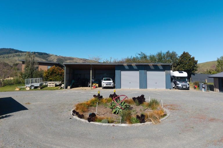 Photo of property in 30 Mountain View Drive, Manakau, Otaki, 5583