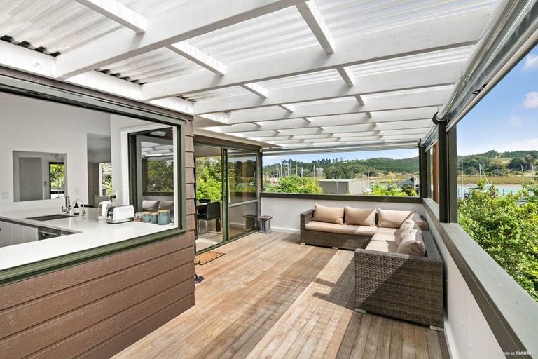 Photo of property in 8 Fairhaven Walk, Wade Heads, Whangaparaoa, 0932