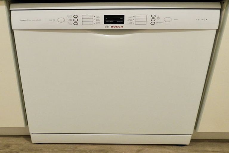 Photo of property in 1/73 Birkdale Road, Birkdale, Auckland, 0626