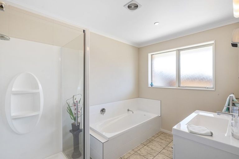 Photo of property in 19 Jade Lane, Paraparaumu, 5032