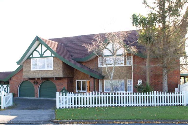 Photo of property in 1/2 Sea View Terrace, Cockle Bay, Auckland, 2014