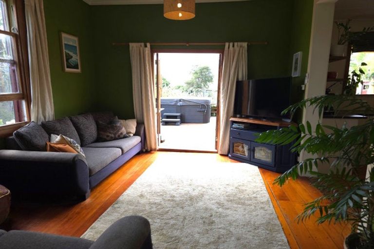 Photo of property in 8874 Paeroa Kopu Road, Puriri, Thames, 3578