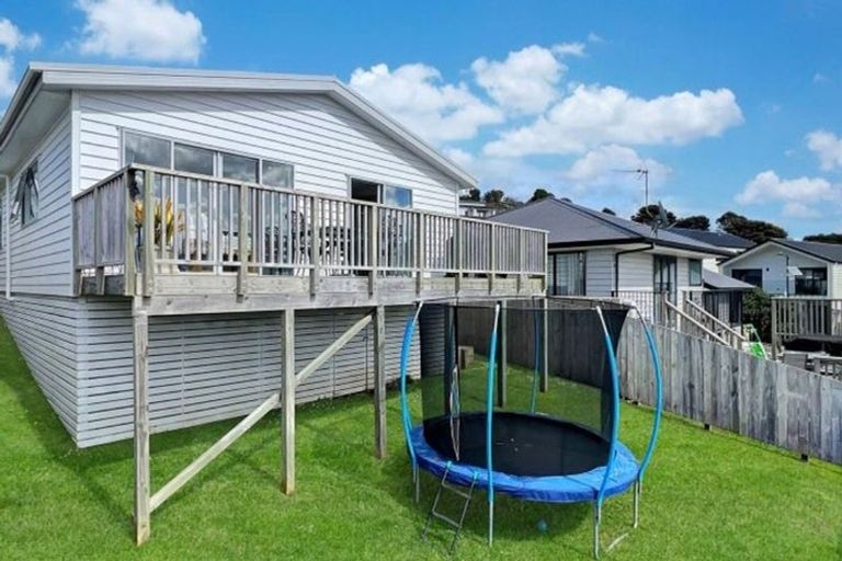 Photo of property in 3 Ringi Lane, Orewa, 0931