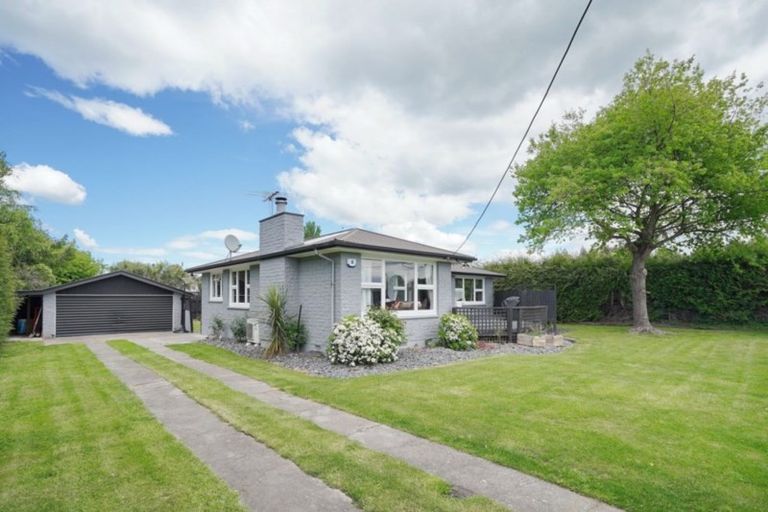 Photo of property in 31 Woodend Road, Woodend, 7610