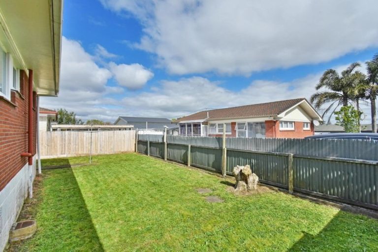 Photo of property in 3/8 Russell Road, Manurewa, Auckland, 2102