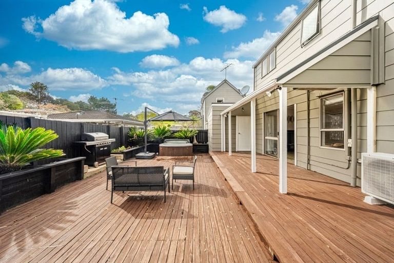 Photo of property in 2/9 Imogene Way, Half Moon Bay, Auckland, 2012