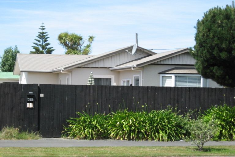 Photo of property in 319 Estuary Road, South New Brighton, Christchurch, 8062
