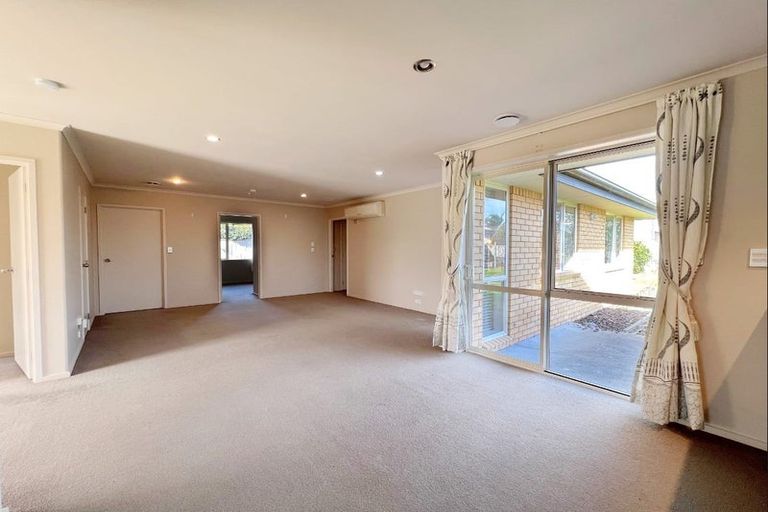 Photo of property in 10 Madison Street, Cambridge, 3434