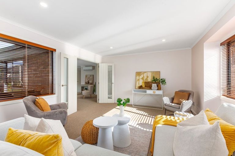 Photo of property in 5 Paparoa Crescent, Aotea, Porirua, 5024