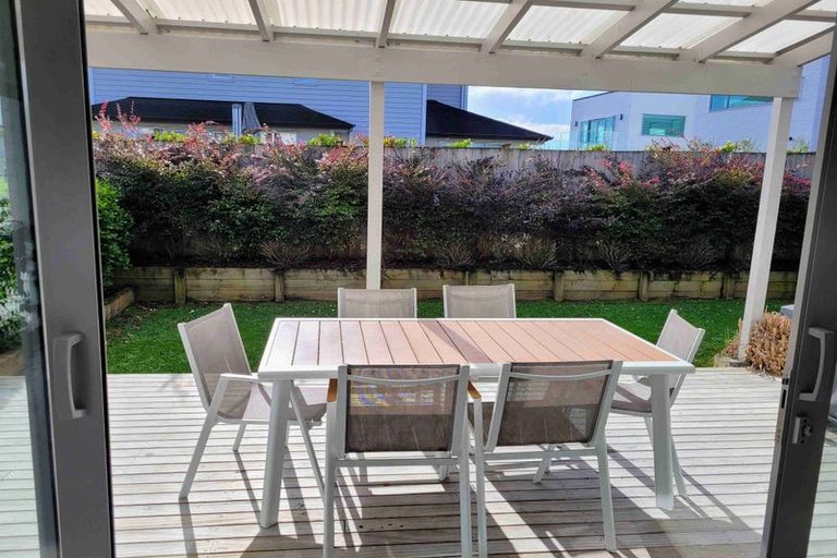 Photo of property in 11 Bianca Court, Karaka, Papakura, 2113