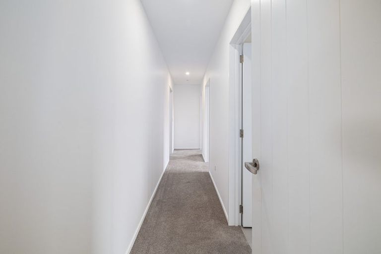 Photo of property in 33 Miromiro Street, Broomfield, Christchurch, 8042