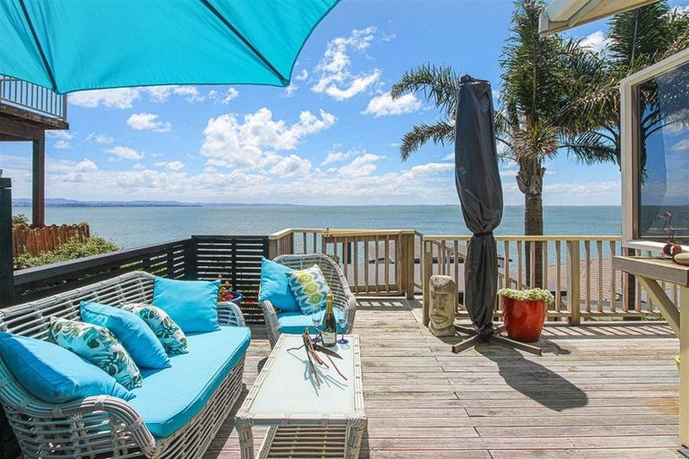 Photo of property in 28 Crispe Road, Clarks Beach, 2122