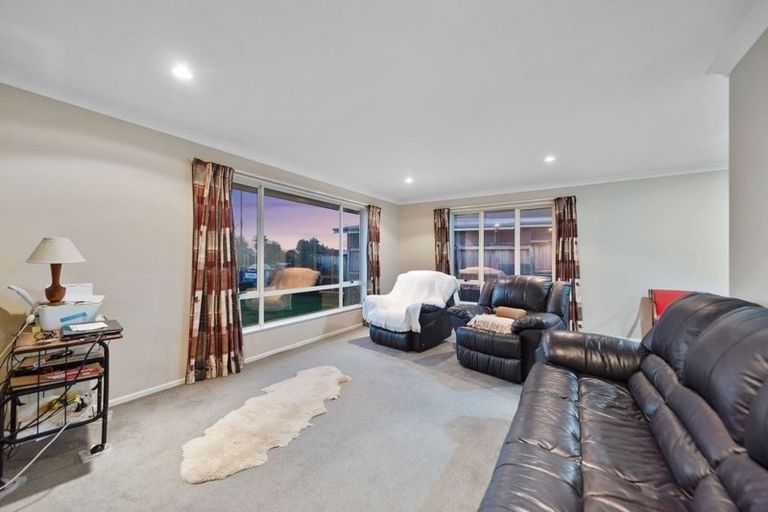 Photo of property in 22 Coleraine Drive, Rototuna, Hamilton, 3210