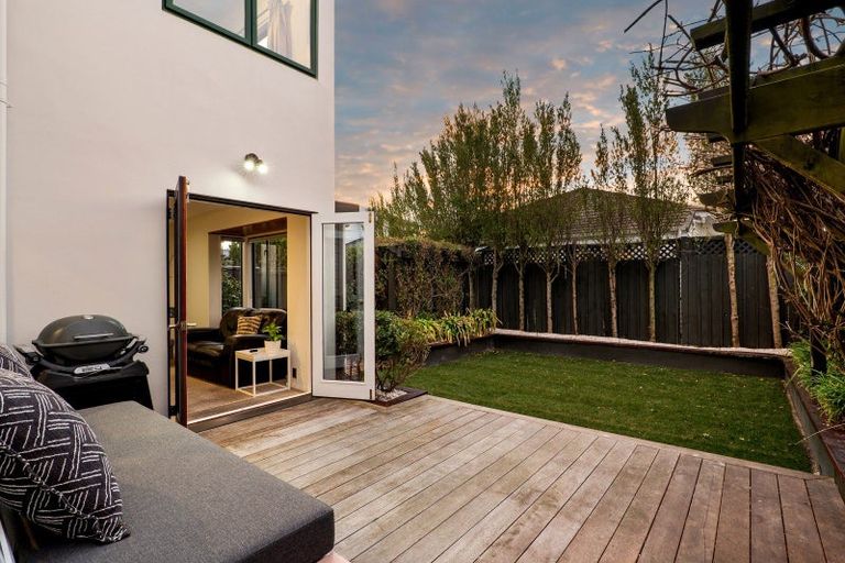 Photo of property in 114 Knowles Street, St Albans, Christchurch, 8052
