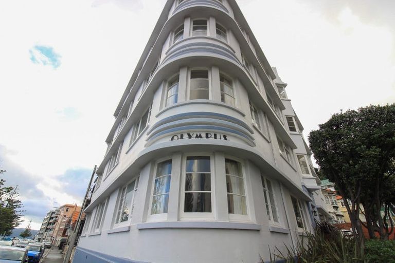 Photo of property in Olympus Flats, 1/280 Oriental Parade, Oriental Bay, Wellington, 6011