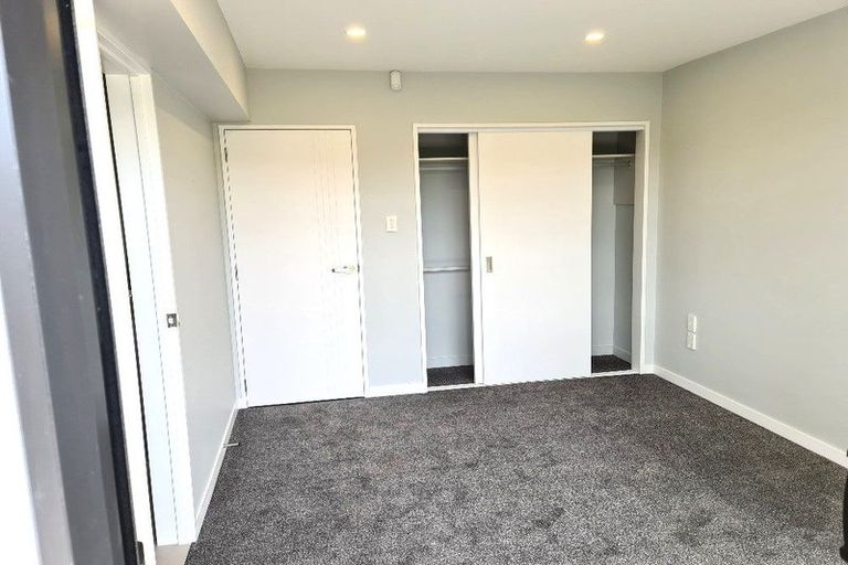 Photo of property in 2/28 Ludlow Terrace, Totara Vale, Auckland, 0627