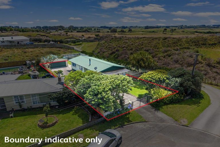 Photo of property in 33 Karewa Street, Castlecliff, Whanganui, 4501