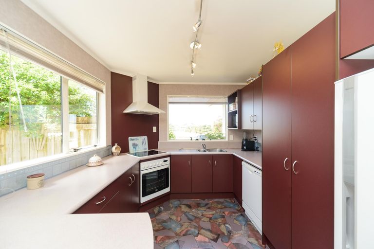 Photo of property in 100 Parnell Heights, Kelvin Grove, Palmerston North, 4414