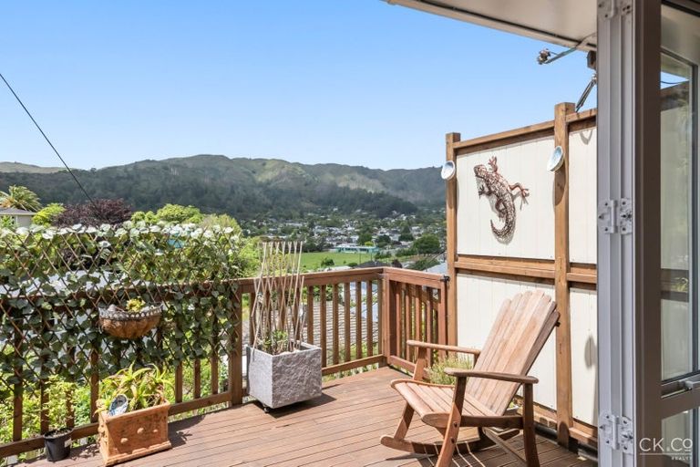 Photo of property in 67 Bird Grove, Stokes Valley, Lower Hutt, 5019
