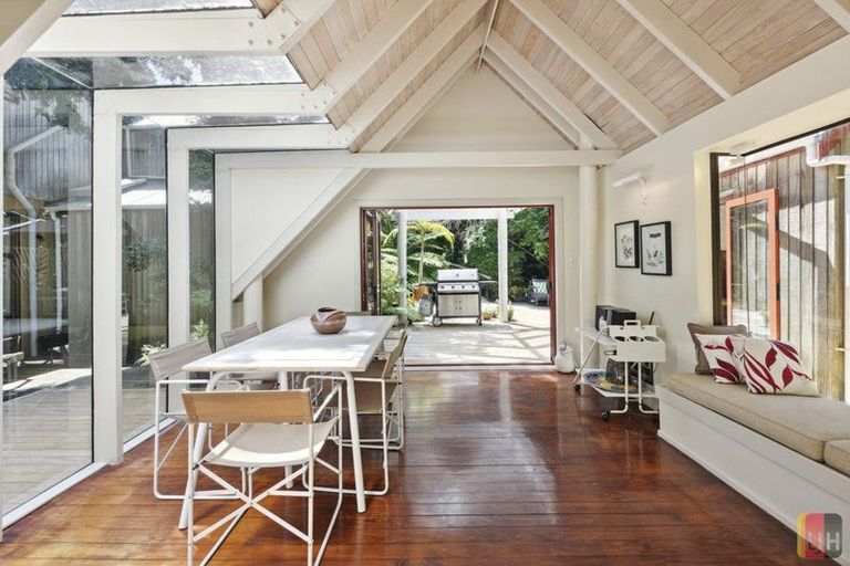 Photo of property in 14 Kingsclere Place, Goodwood Heights, Auckland, 2105