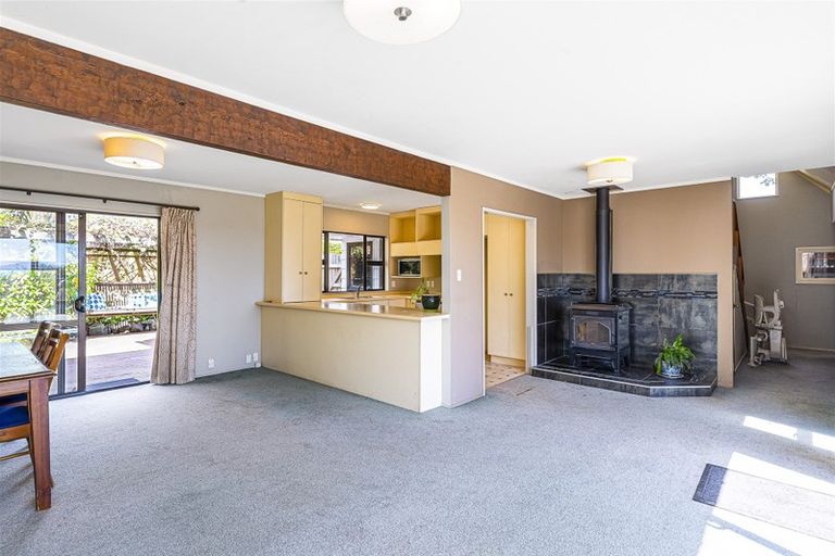 Photo of property in 50 Winara Avenue, Waikanae, 5036