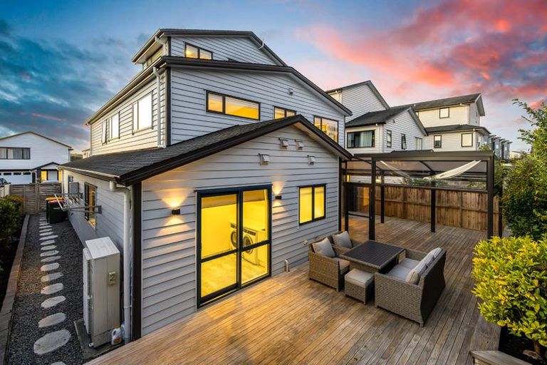 Photo of property in 6 Turutu Place, Long Bay, Auckland, 0630