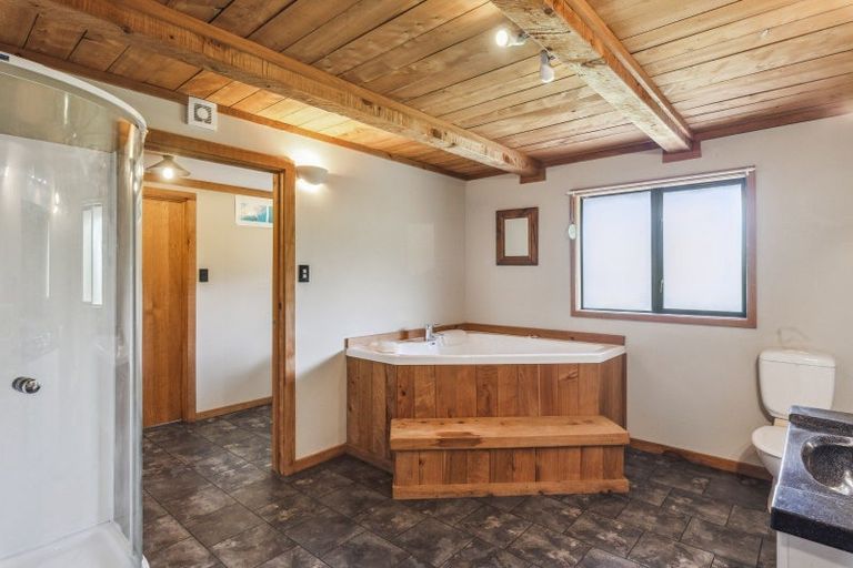 Photo of property in 232 Mangaone Road, Reikorangi, Waikanae, 5391