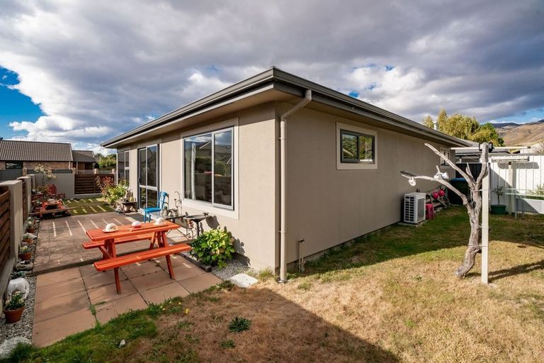 Photo of property in 112 Neplusultra Street, Cromwell, 9310