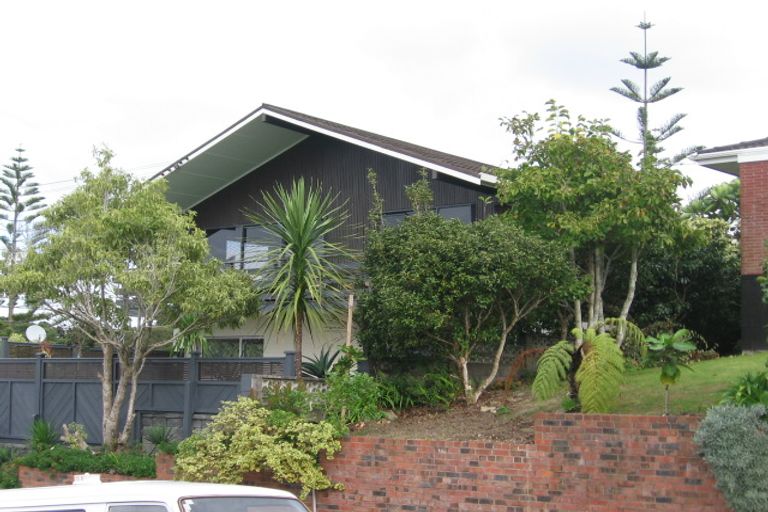 Photo of property in 3 De Val Drive, Titirangi, Auckland, 0604