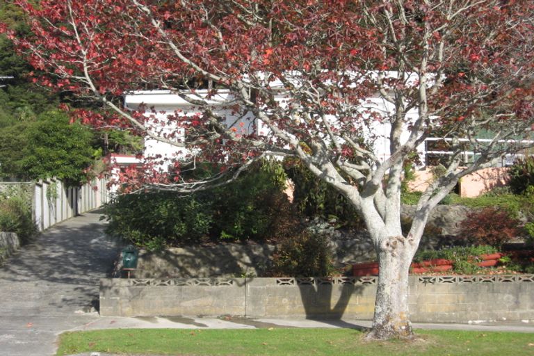 Photo of property in 246 Waddington Drive, Naenae, Lower Hutt, 5011