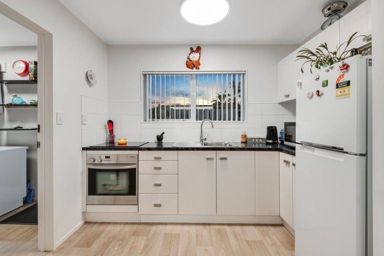 Photo of property in 96c Lakeside Drive, Orewa, 0931