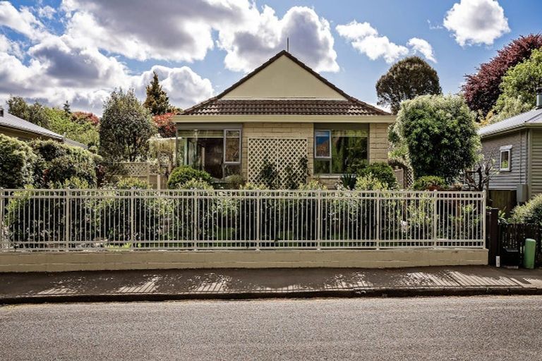 Photo of property in 1/213 Waimea Terrace, Beckenham, Christchurch, 8023