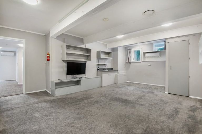 Photo of property in 10 Hanlon Street, Halfway Bush, Dunedin, 9010
