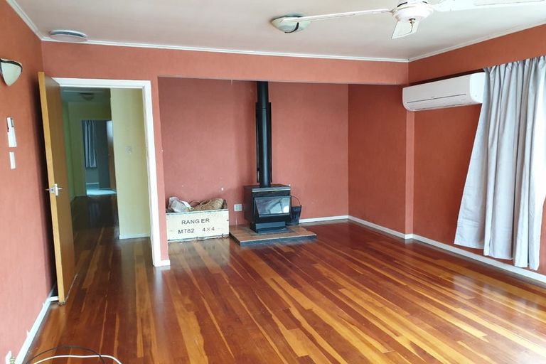 Photo of property in 1 Ceres Crescent, Johnsonville, Wellington, 6037