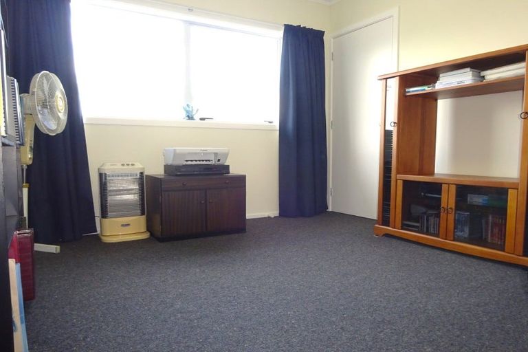 Photo of property in 16 Johnston Street, Foxton, 4814