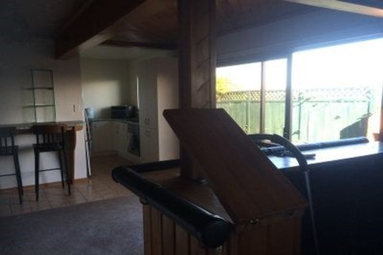 Photo of property in 91 Nevay Road, Miramar, Wellington, 6022