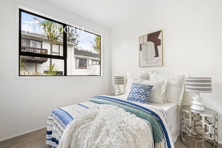 Photo of property in 32a Bayview Road, Bayview, Auckland, 0629