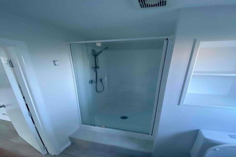 Photo of property in 176 Miromiro Road, Normandale, Lower Hutt, 5010