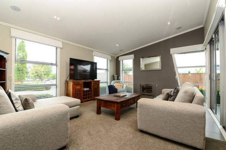 Photo of property in 14 Miers Glade, Rototuna North, Hamilton, 3210